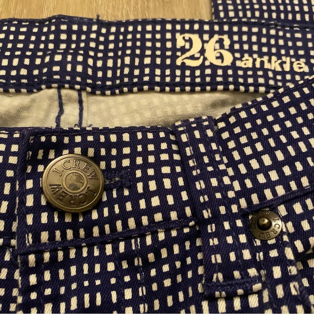 Navy Blue and White J. Crew Toothpick 26” Inseam Ankle Skinny Jean Size 6 - Image 3