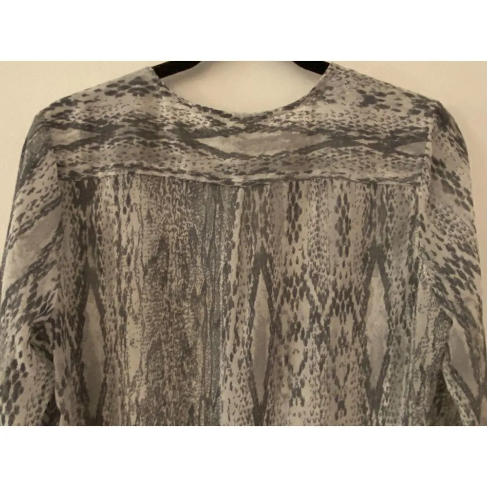 Banana Republic Grey White Long Sleeve Button Up Blouse Women's Sz Small​ - Image 4