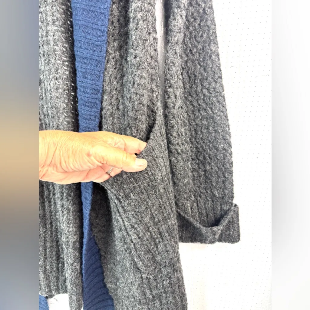 Anthropologie Sleeping on Snow S Oversized Charcoal Fuzzy Cardigan - Image 4