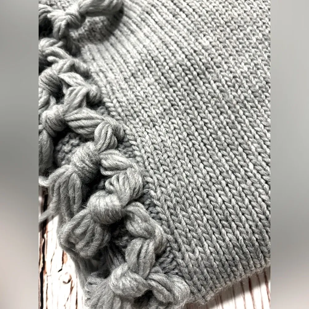 Steve Madden Asymmetrical Shawl Poncho Sweater One Size EUC Gray - Image 3