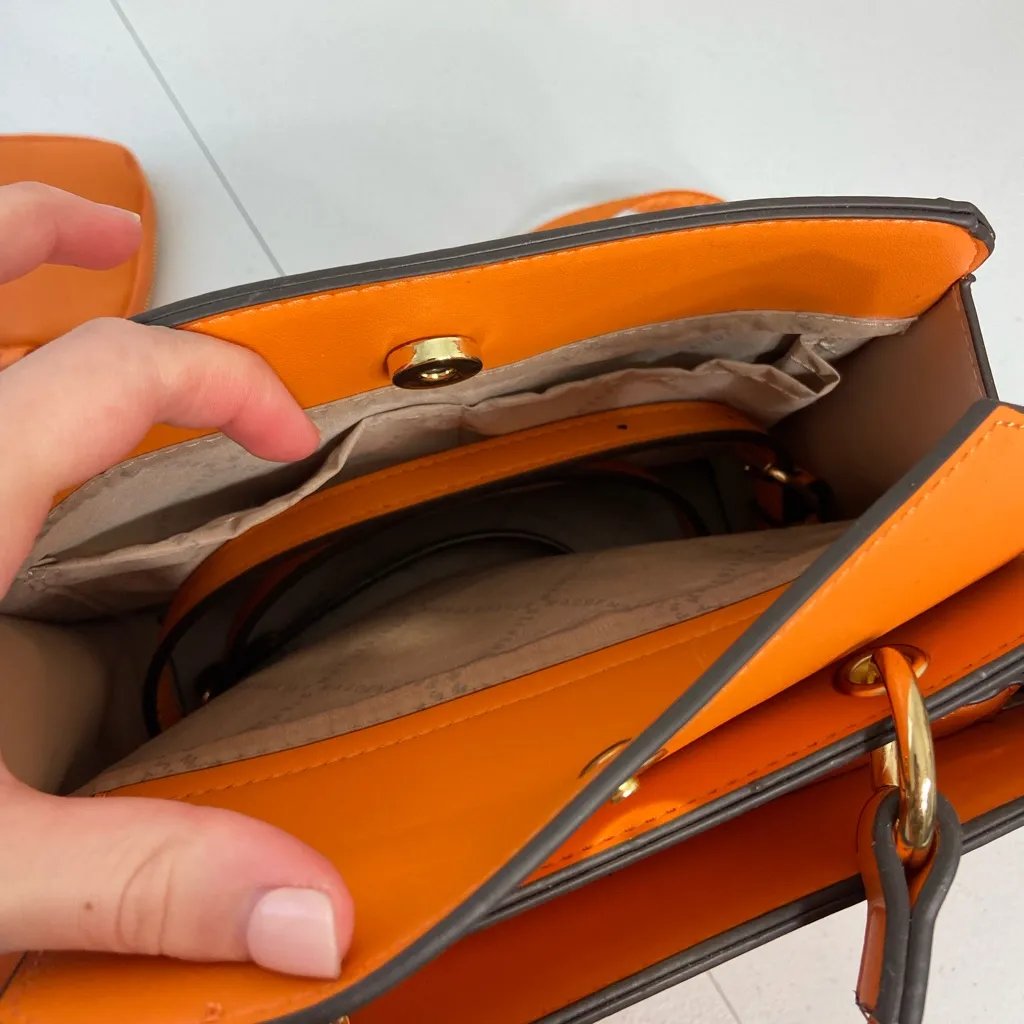 NEVER USED‎ Steve Madden women’s Bevelyn bright orange convertible crossbody bag - Image 4