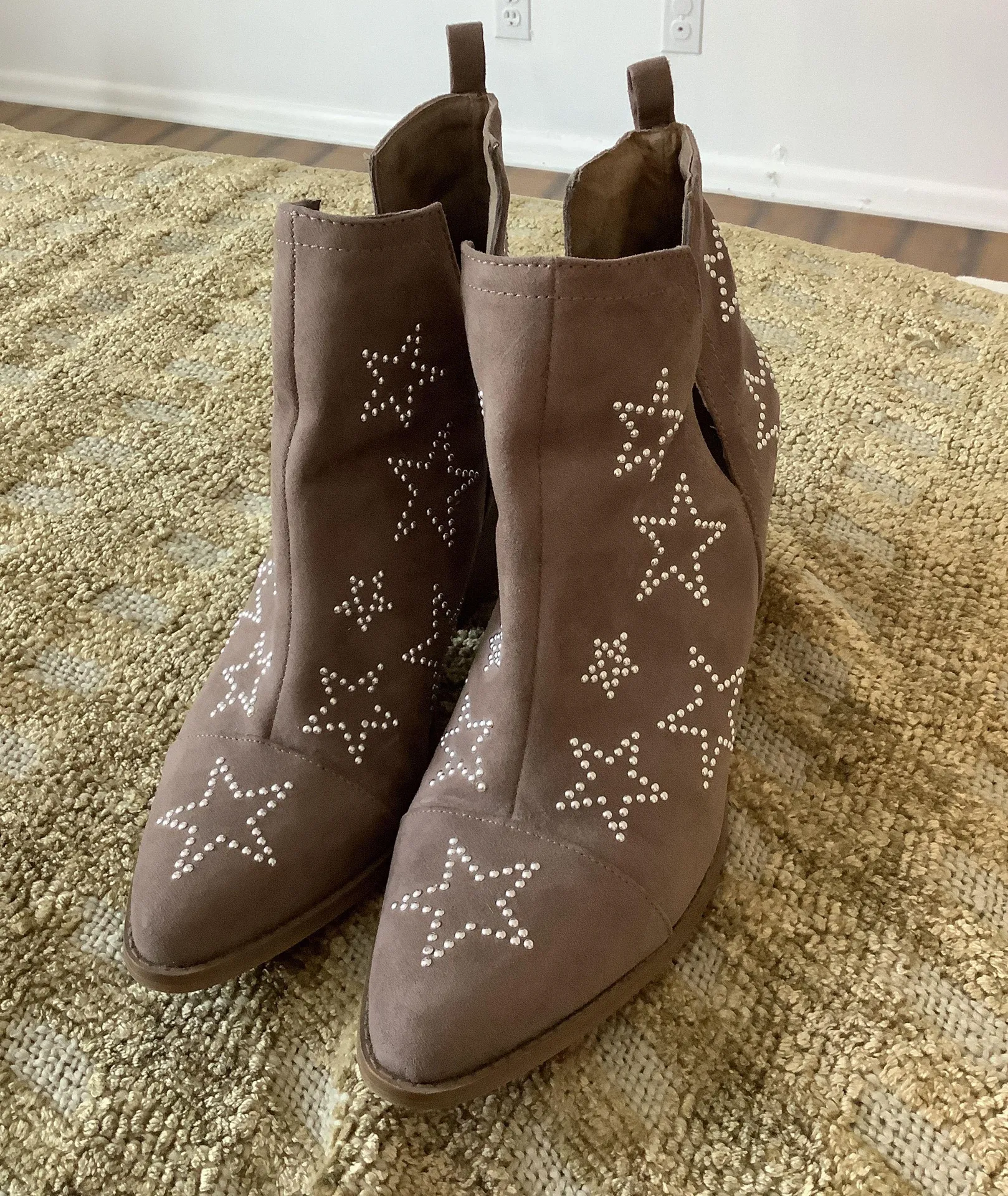 Star Boots Tan Size 10 - Image 2
