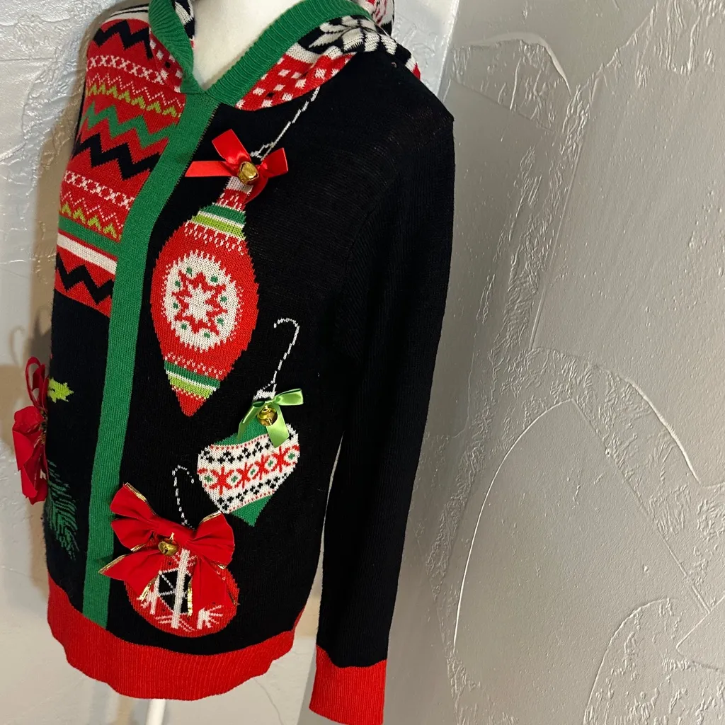 Holiday Black and Red Women's Sweater Size undefined - Image 3