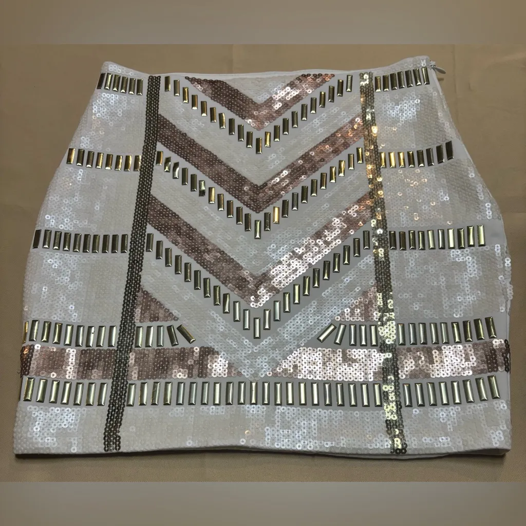 Bebe Geometric Pattern Sequin Mini Skirt Lined Size Small Petite Beige White - Image 11