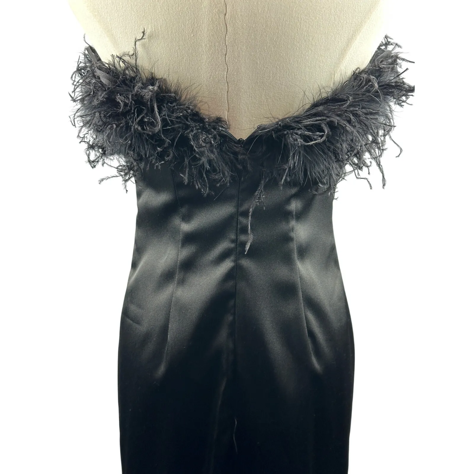 Women’s Juniors Vintage Jump Apparel Co. black dress w/feather detail size 5/6 - Image 3