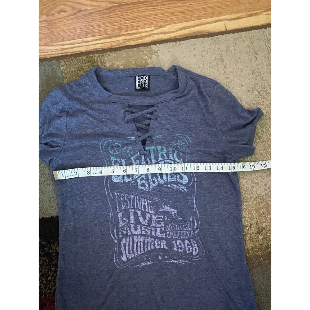 Size Small Modern Lux Lace up womens music themed Shirt - Image 4