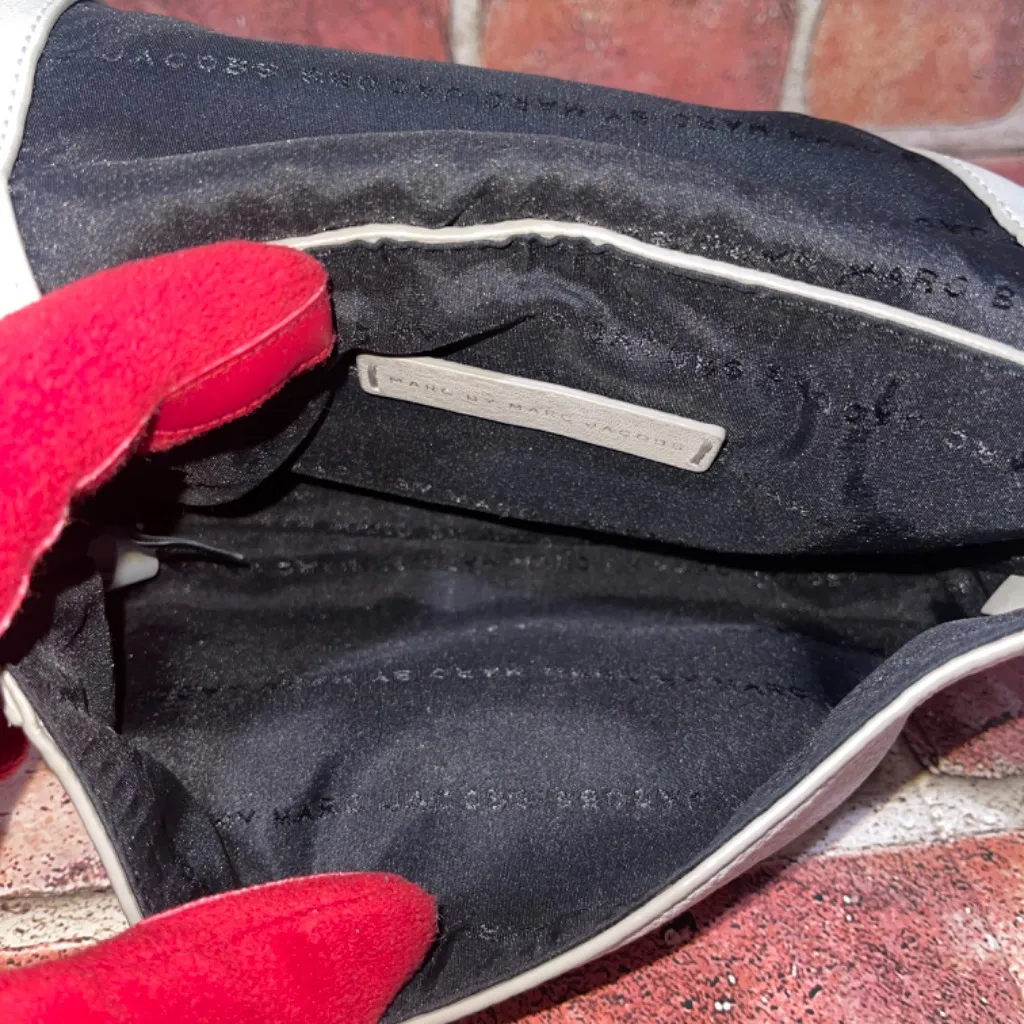 Pre-Owned Marc by Marc Jacobs Revolution Flap Gray Beige Crossbody Leather Purse - Image 9