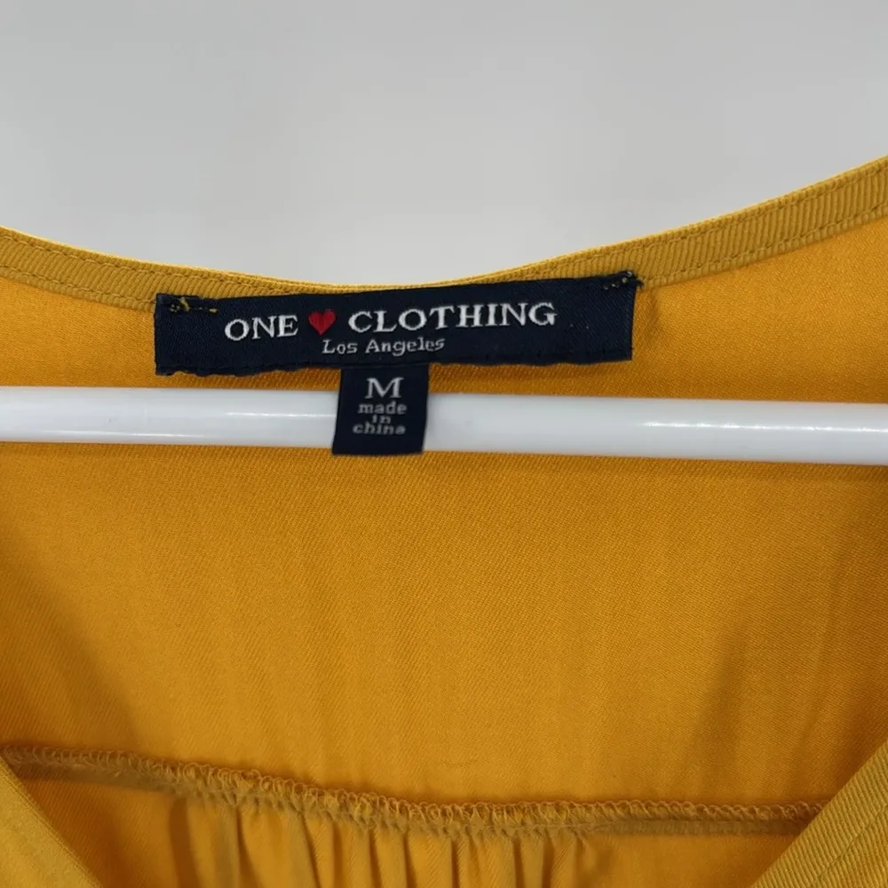 One Clothing Los Angeles mustard short sleeve button front shift dress casual M - Image 9