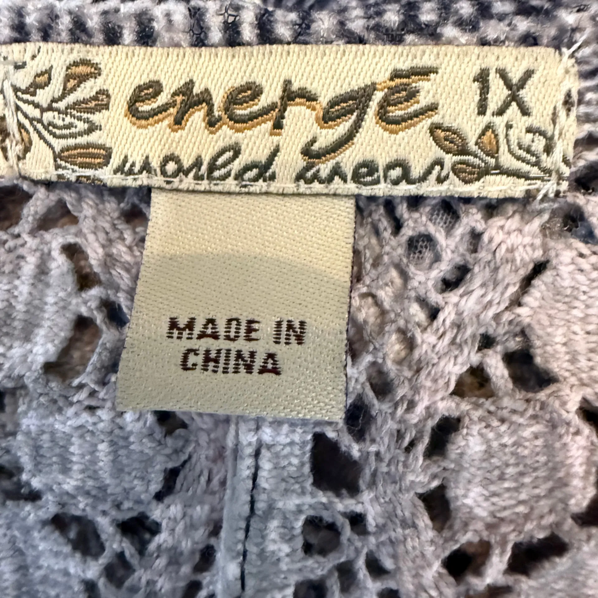 Chic Monochrome Women's Blouse Black Size 1X - Image 3