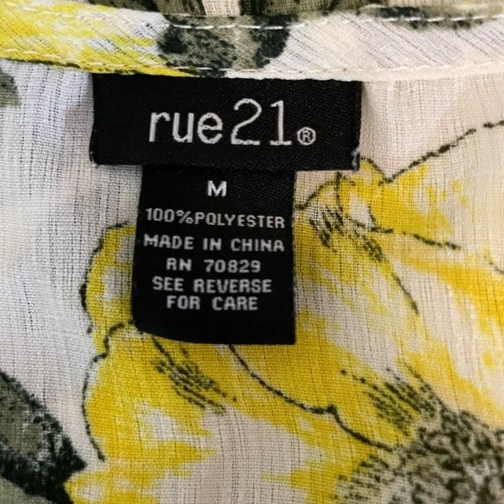 Rue 21 Floral Cinch Bottom Blouse Size M - Image 3