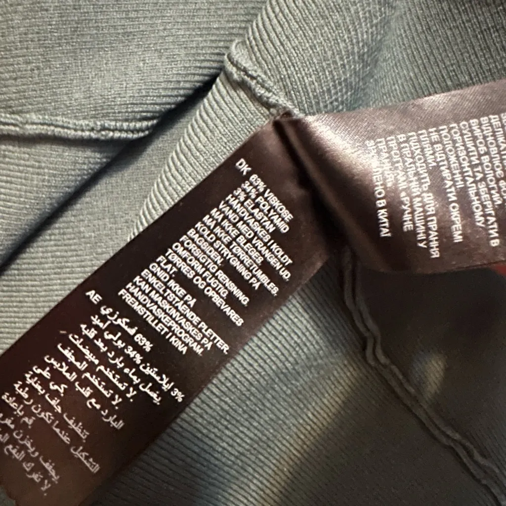 Reiss Hatty Button Detail Skirt Size M - Image 5