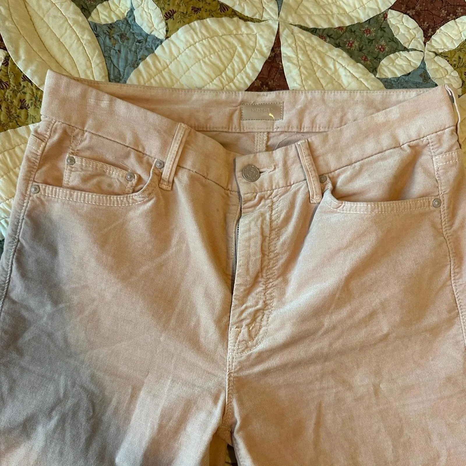 Mother High Waisted Looker Velvet Jeans in Lipstick and Other Stories Size 29” Pink - Image 4