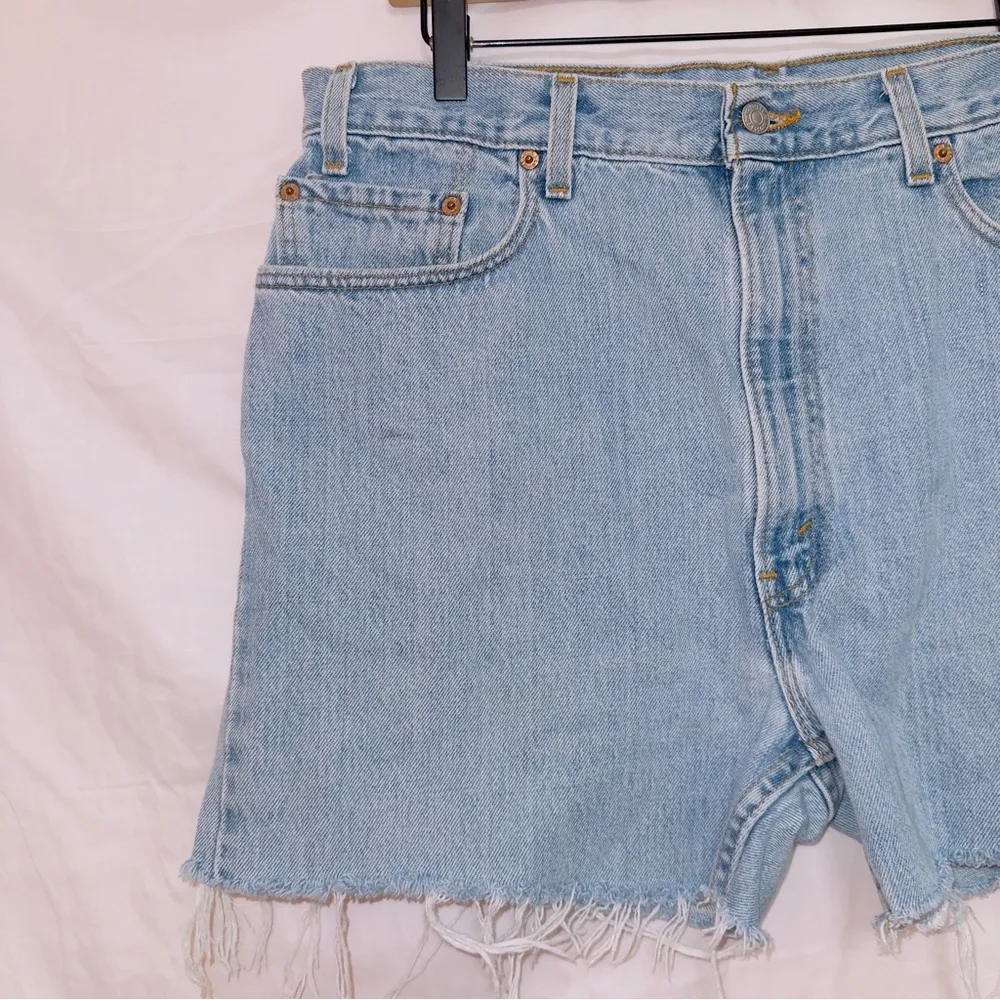 Levi's 505 Light Wash Denim High Waisted Cut Off Jean Shorts *see measurements* - Image 2