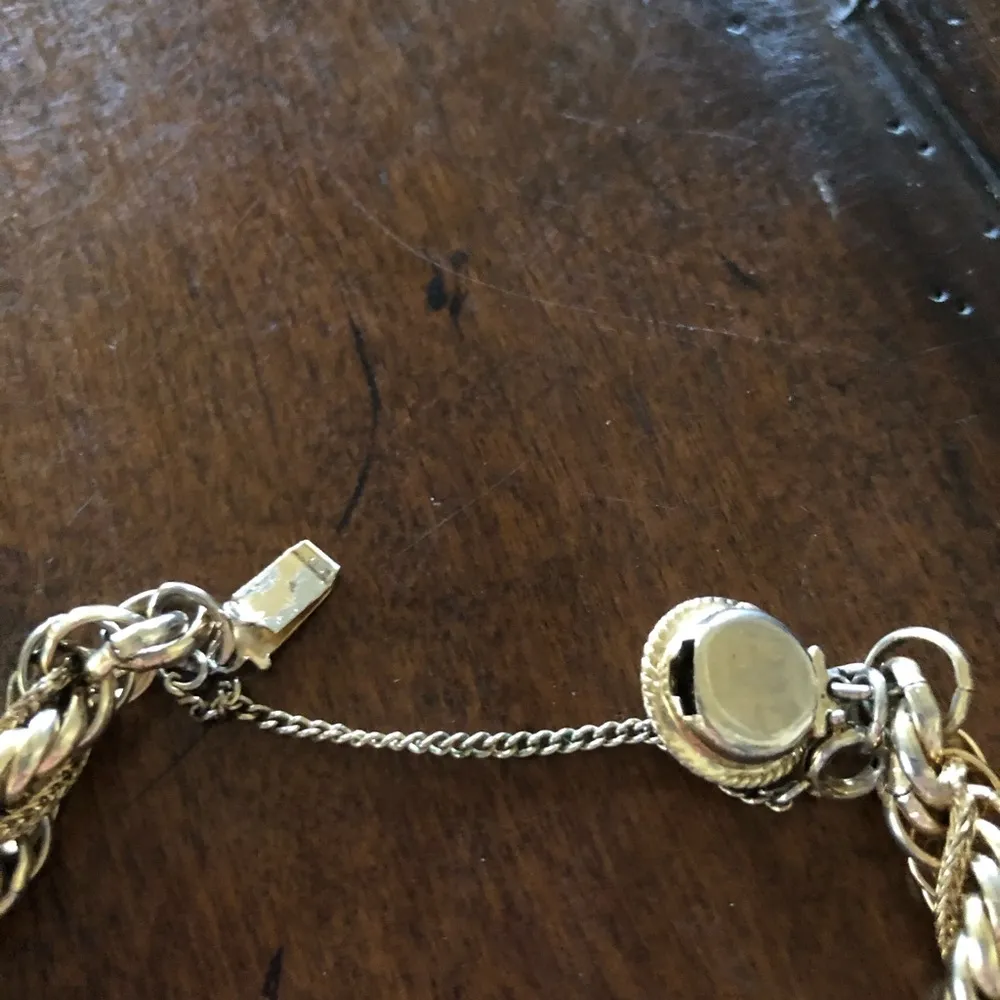 Beautiful Braided Bracelet Gold - Image 3