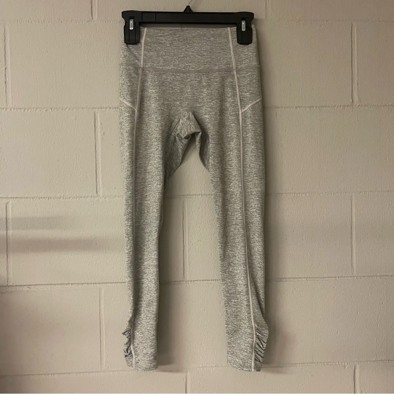 FP Movement You’re a Peach 7/8 Leggings in Grey Women’s Sz XS Athletic Leggings Gray - Image 6