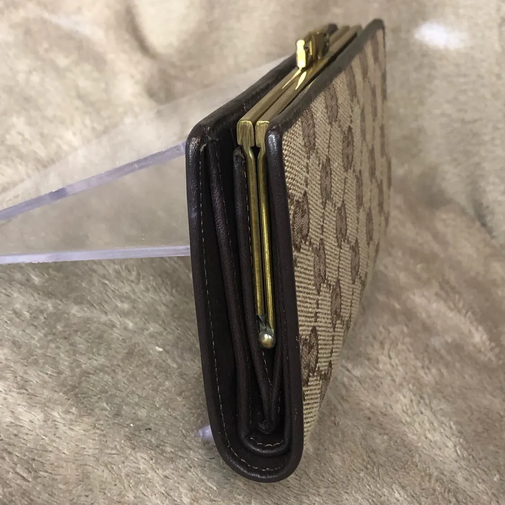 Gucci Beige and Brown Monogram Wallet Kiss Lock Vintage Double Sided Wallet - Image 12