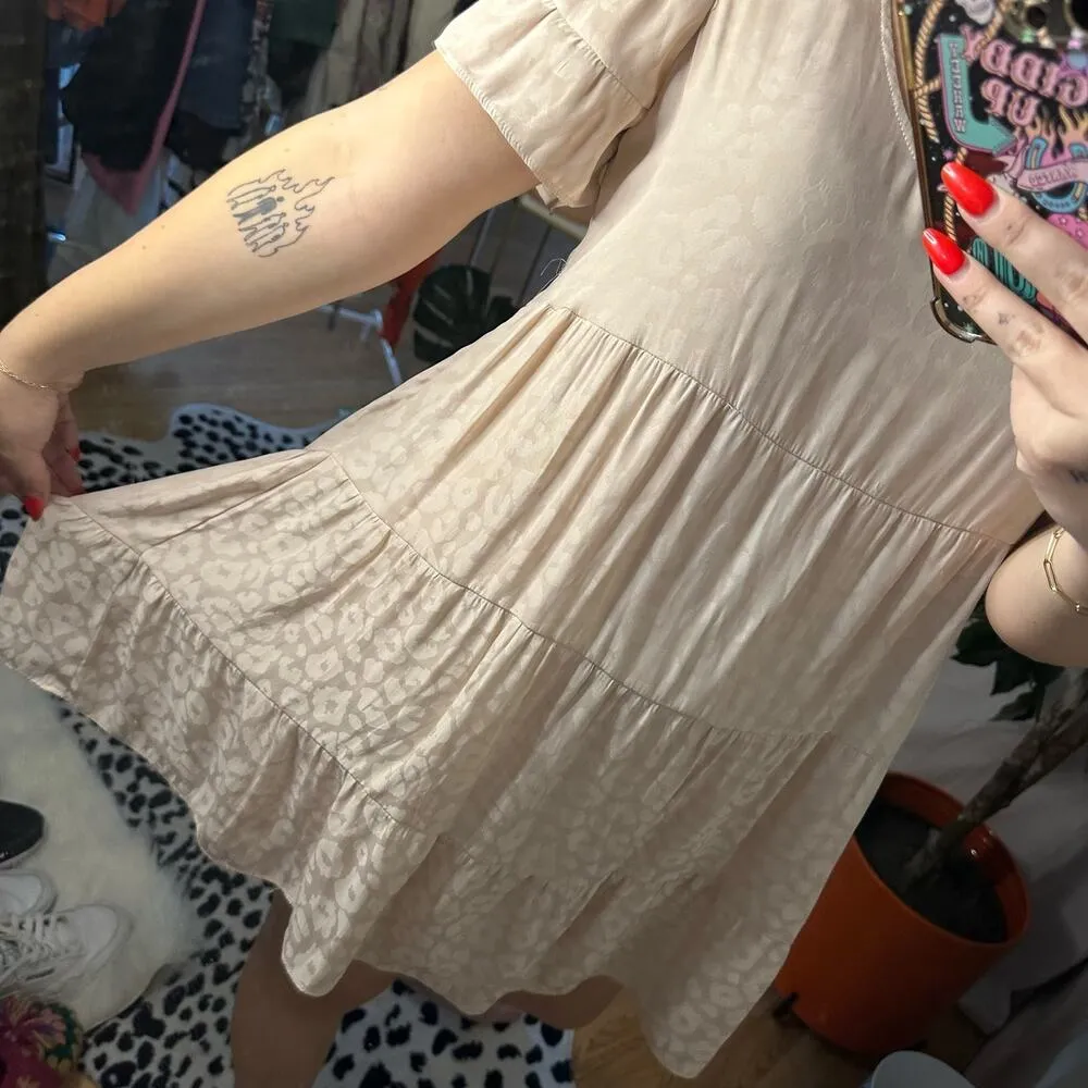 Mumu Short Sleeve Tiered Mini Babydoll Dress Leopard Print Pink Size Small - Image 3