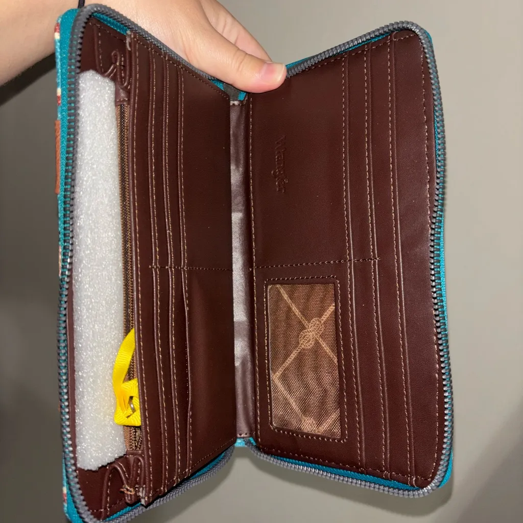 Wrangler  Teal and Brown Patterned Wristlet - Image 2