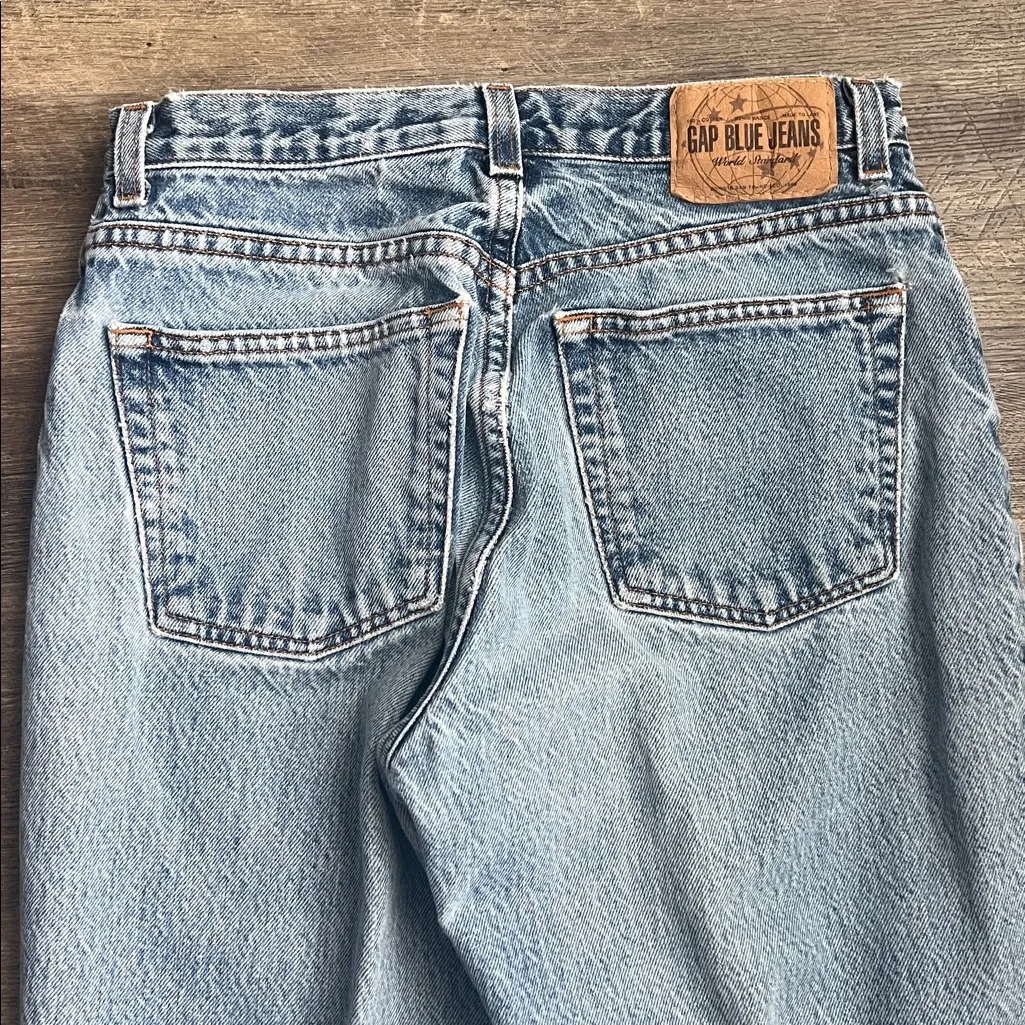 Vtg Y2K GAP High Waist Jeans | Size 8 | Classic Fit “World Standard” Blue Denim💚 - Image 3