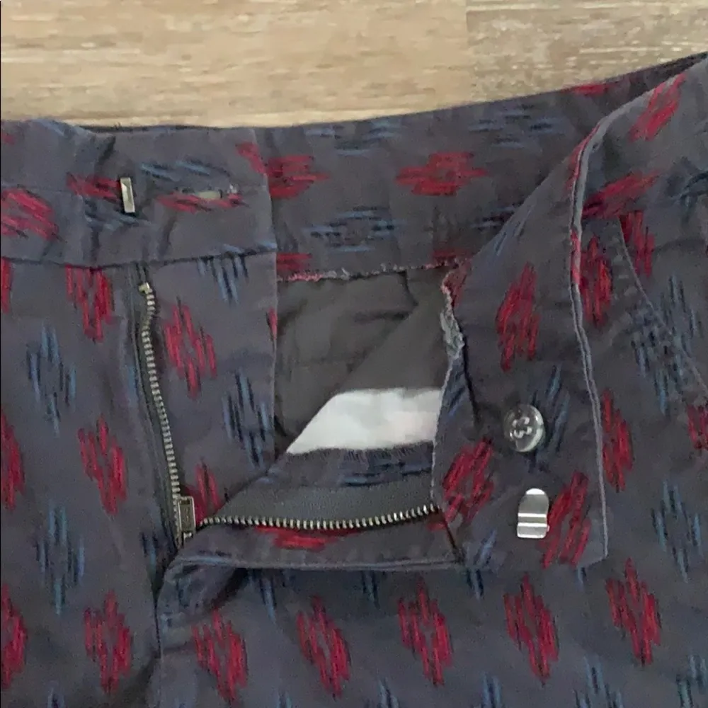 Gap-The 3” Khaki Shorts EUC - Image 3