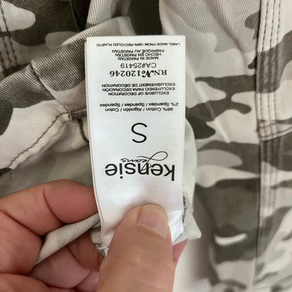 Kensie Women's Camouflage Utility Jacket in Olive Greens Size S - Image 5