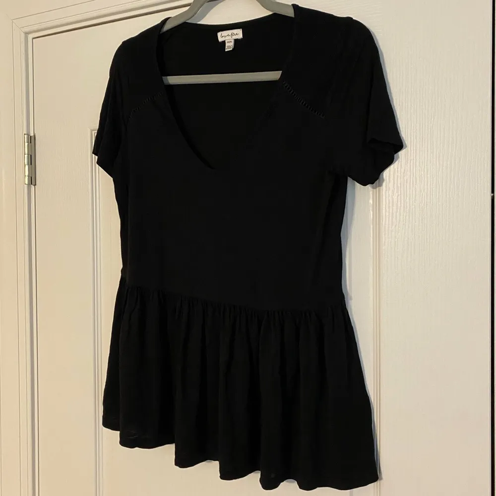 Black Peplum V - Image 2