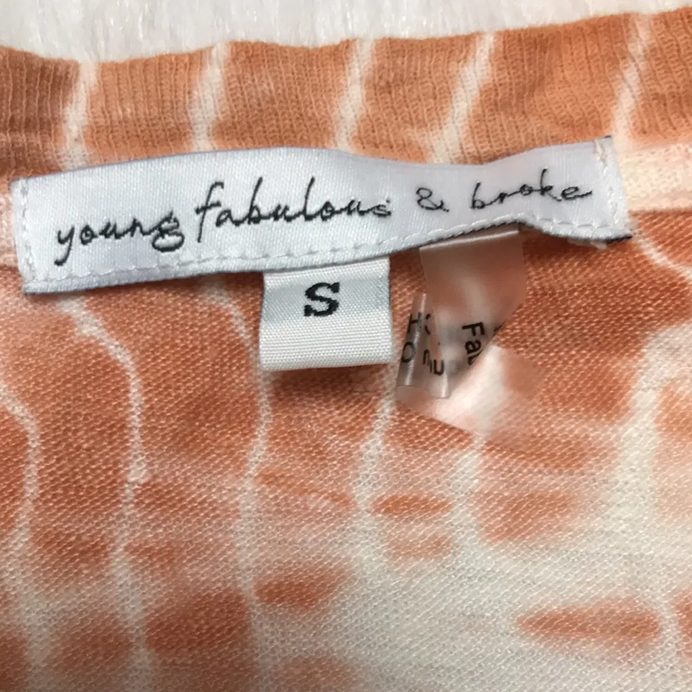 NWT Young Fabulous & Broke Women’s Tie Dye Rolled Hem Linen Cotton V-Neck Shirt - Image 7