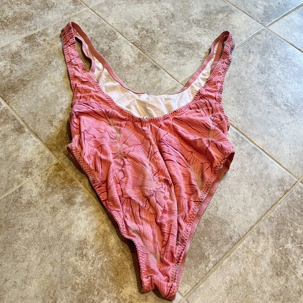 Free People Ready For The Weekend pink palm bodysuit medium scoop neck - Image 7