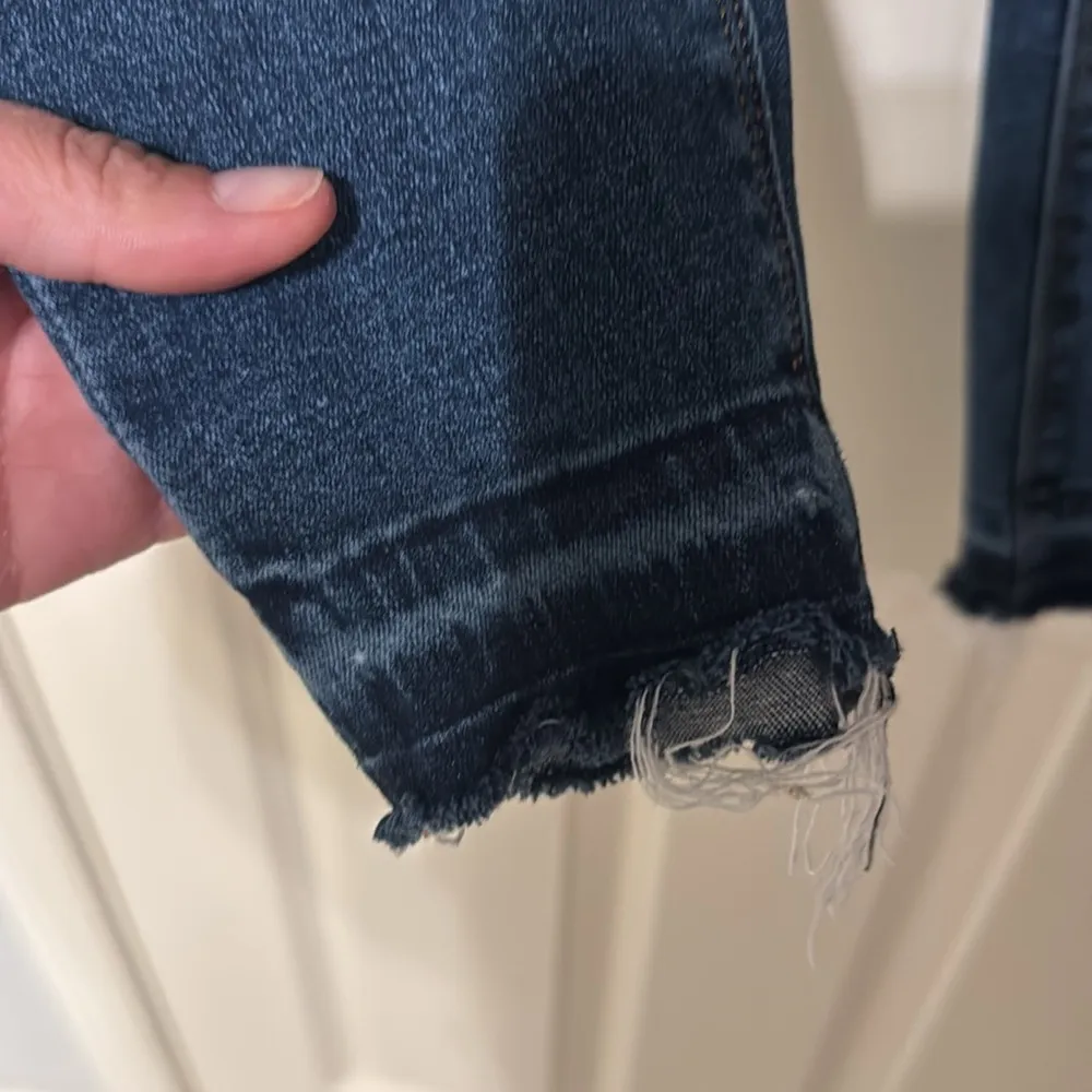 Spanx  DISTRESSED SKINNY JEANS, Medium  #20203R‎ - Image 9