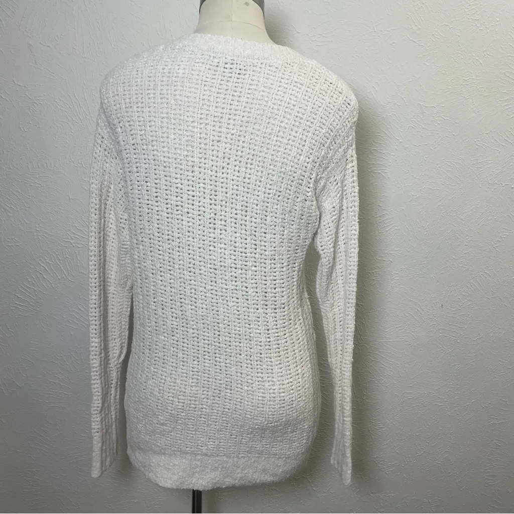 Falls Creek White Textured Knit V-Neck Sweater | M‎ | Winter Whites Trend - Image 5