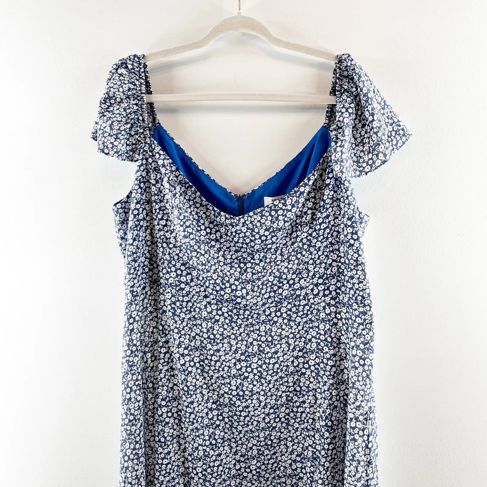 Showpo Sweetheart Neckline Ditsy Floral Slit Flutter Cap Sleeve Maxi Dress Blue Size 16 - Image 5