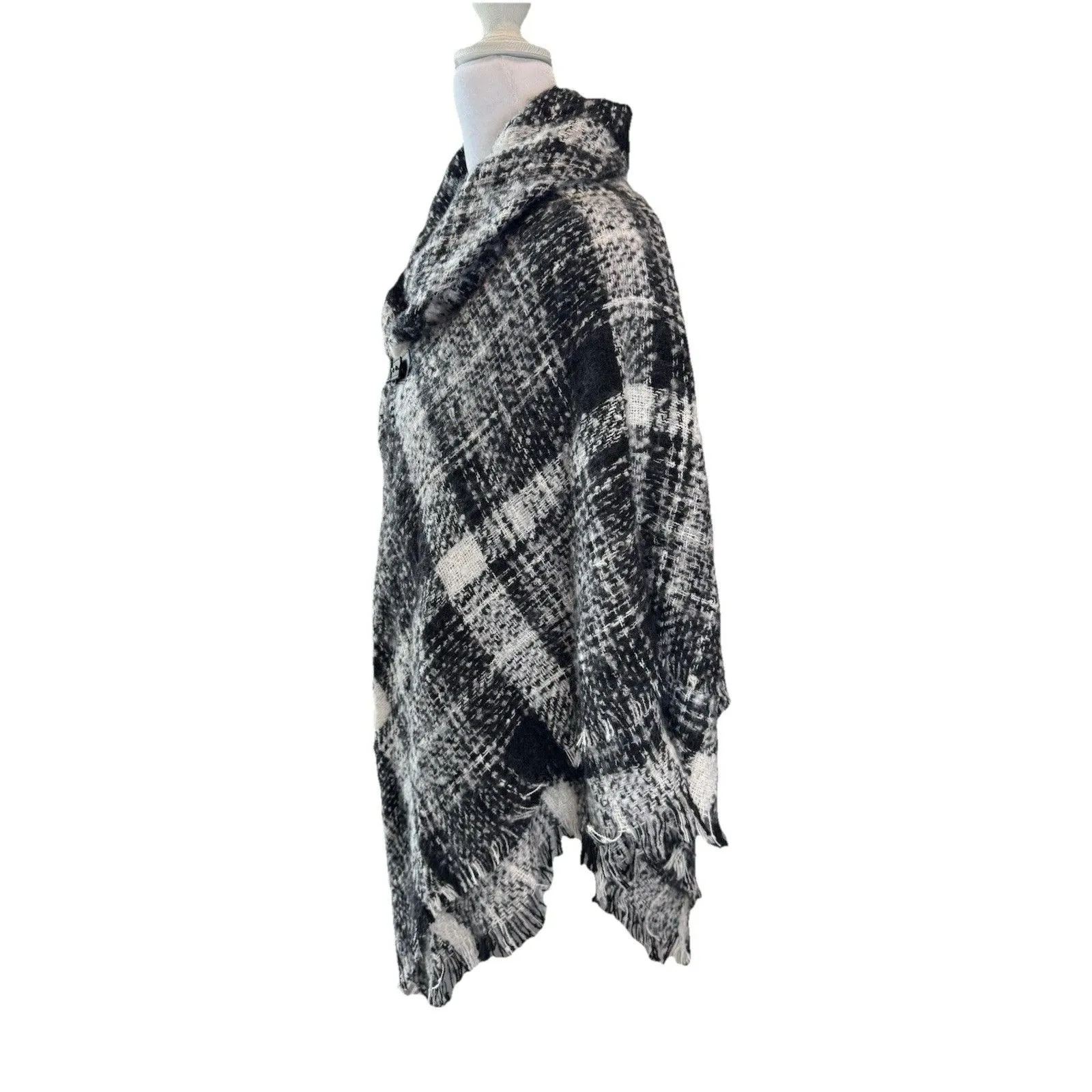 Women's Sonoma Goods For Life Poncho Black Boucle Colorado Plaid Toggle Shawl - Image 5