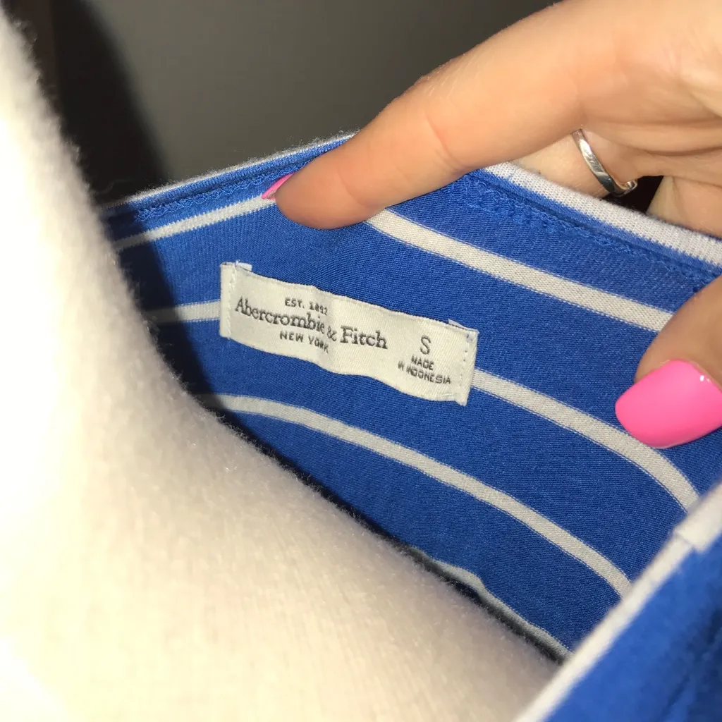 Abercrombie & Fitch Blue & White Striped Crewneck T-shirt - Image 5