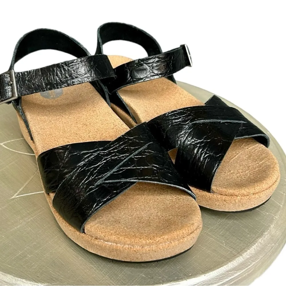 Revitalign Platform Leather Buckle Sandals, Size 6 EUC Vacation Casual Sandals Black - Image 9