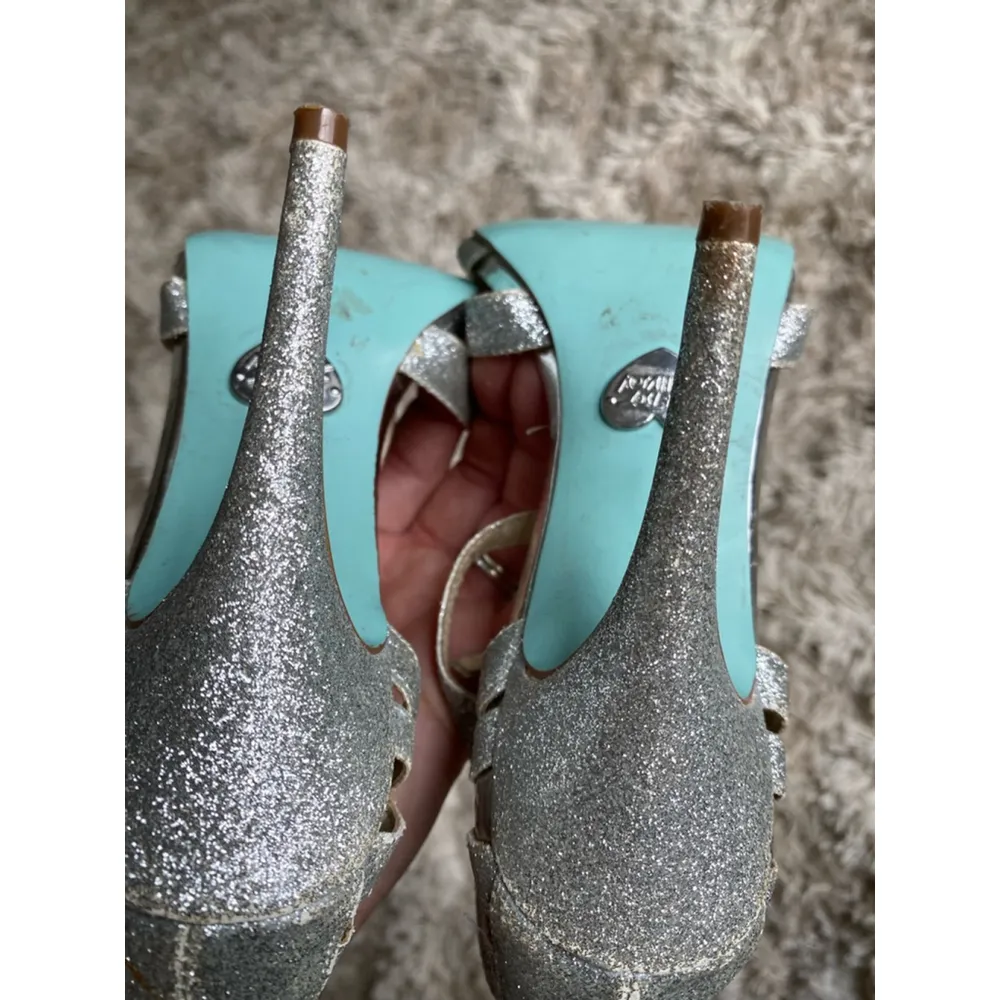 BETSEY JOHNSON Glitter Silver Heels Sz 5.5 VTG Glam Party Sparkle Wedding Date - Image 10