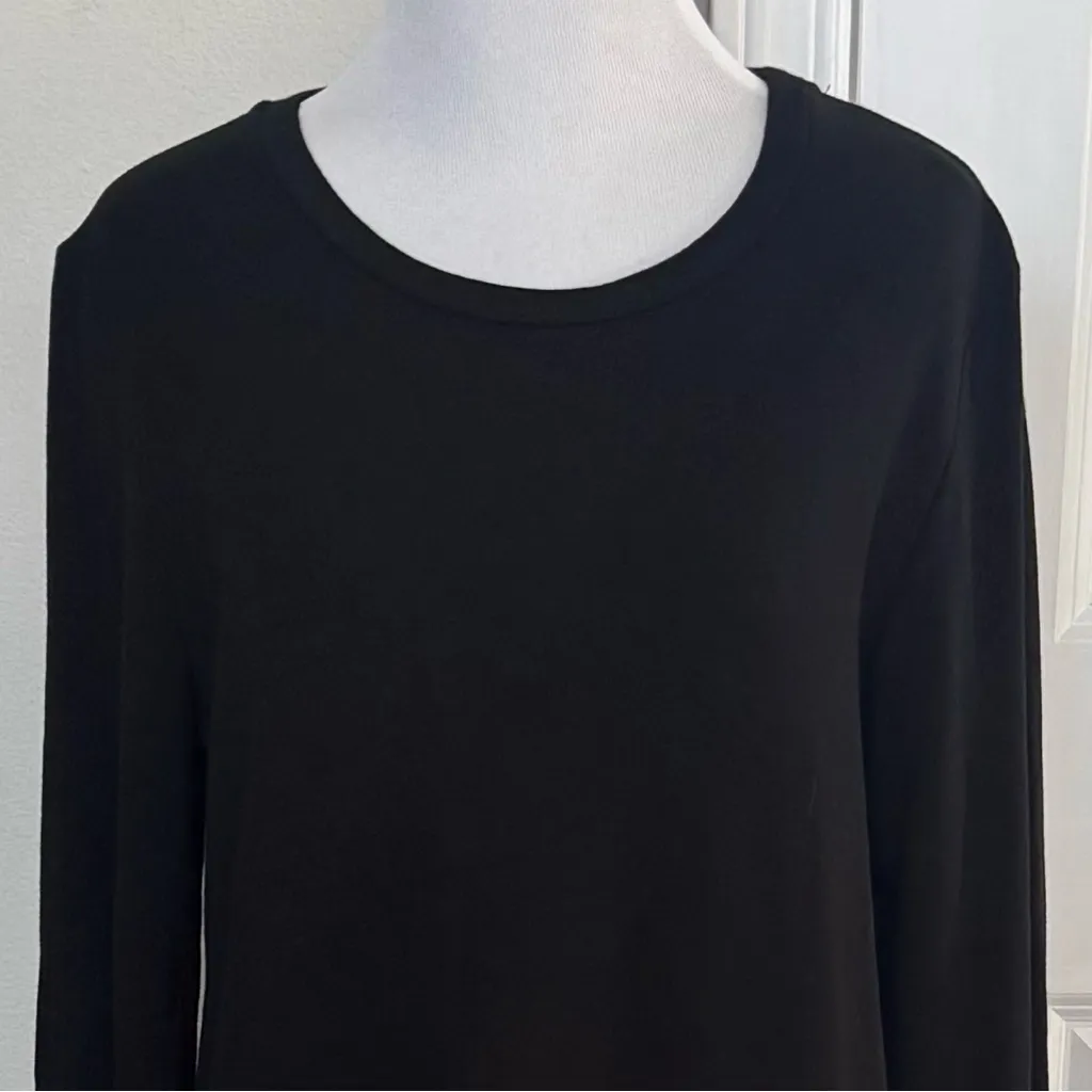 Amour Vert Rose Luxe Fleece Dress in Black size Large - Image 3