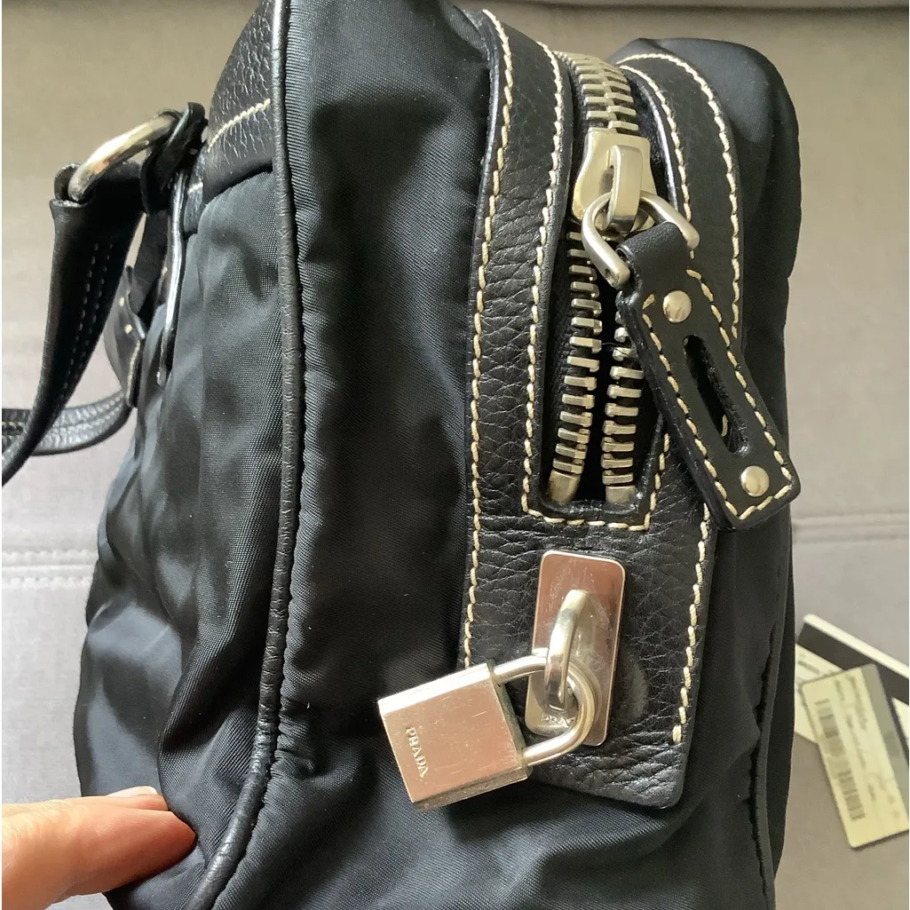 Authentic PRADA purse  ❤️❤️❤️ - Image 7