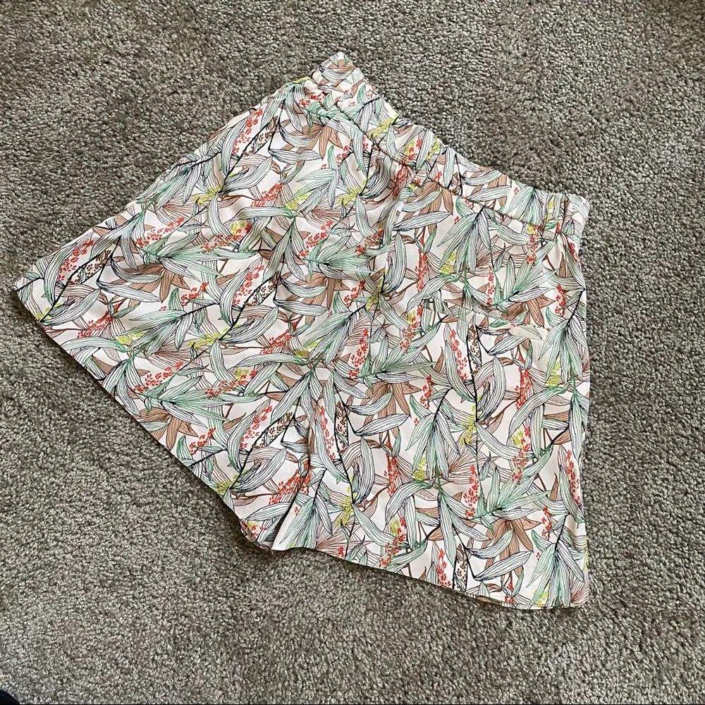 High waist shorts - Image 12