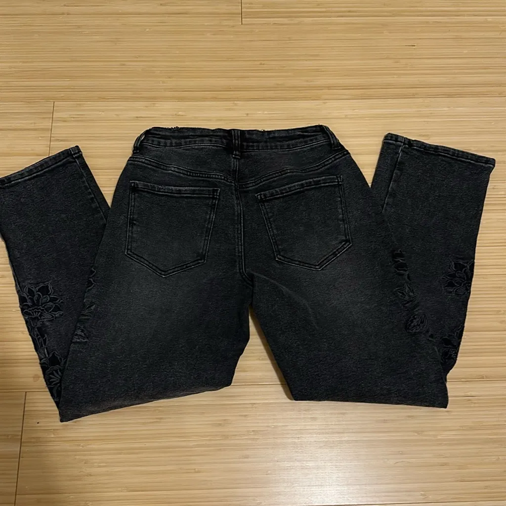 Embroidered straight leg jean - Image 4