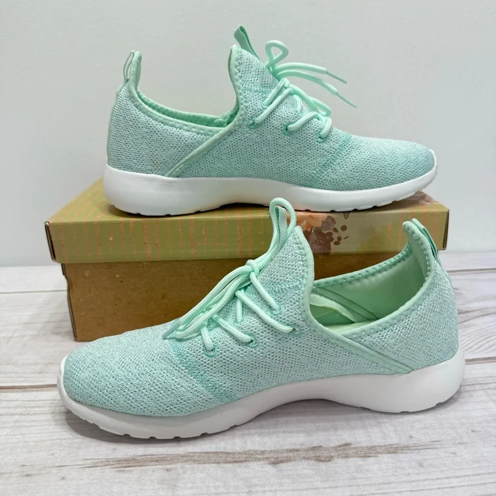 Very G Liliana in Mint Green Metallic Lightweight Sneakers Size 9.5 NEW - Image 3