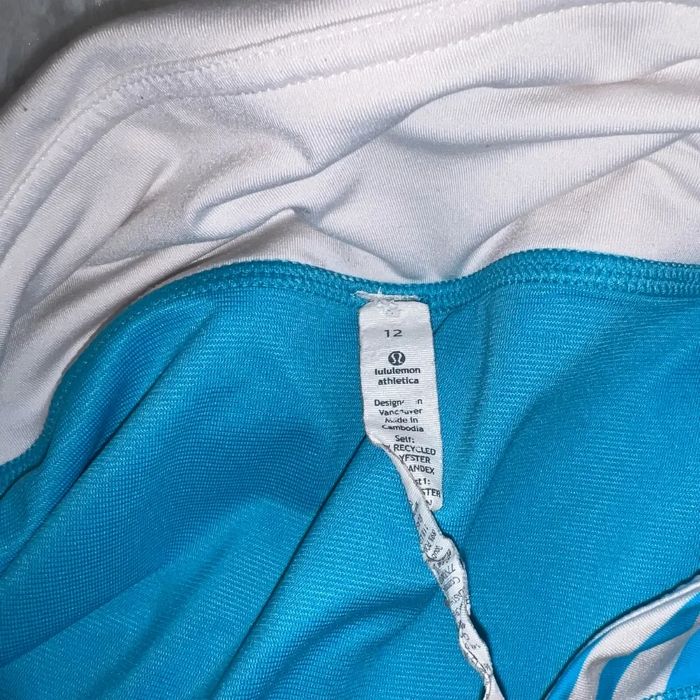 lululemon athletica Blue Athletic Shorts Lightweight Design size 12 - Image 4