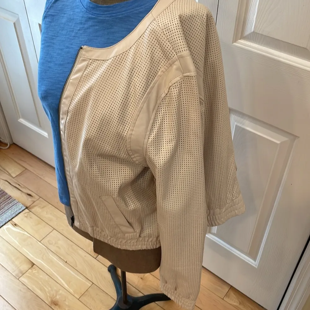 Ann Taylor ivory full zip elastic waist vegan leather jacket - Image 9