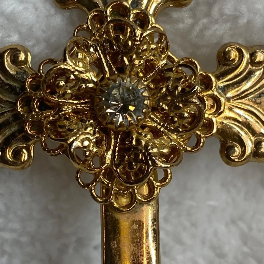 Vintage Gold Color Fleur De Lis Cross Pin Brooch Jane 1998 AOL Center Rhinestone - Image 5