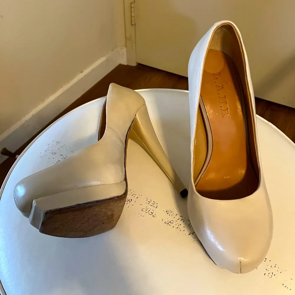 L.A.M.B. Real Leather Nude Platform Pumps Size 6 - Image 14