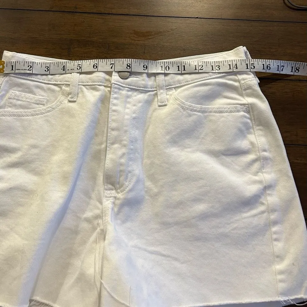 Universal Thread White Raw Hem High Rise Boyfriend Jean Shorts Size 4 - Image 6