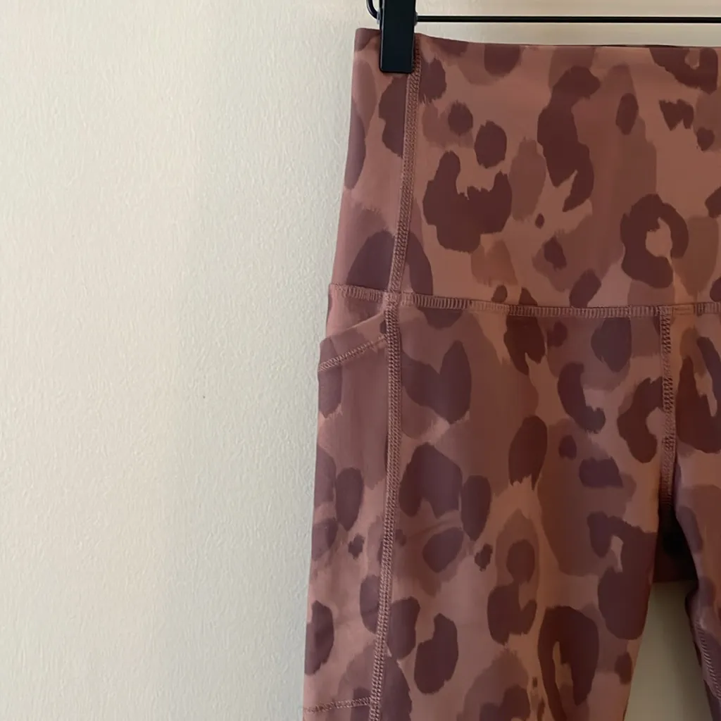 DSG Momentum Ultra High Rise 7/8 Length Pocket Legging Tonal Leopard Mink Shadow Brown - Image 9