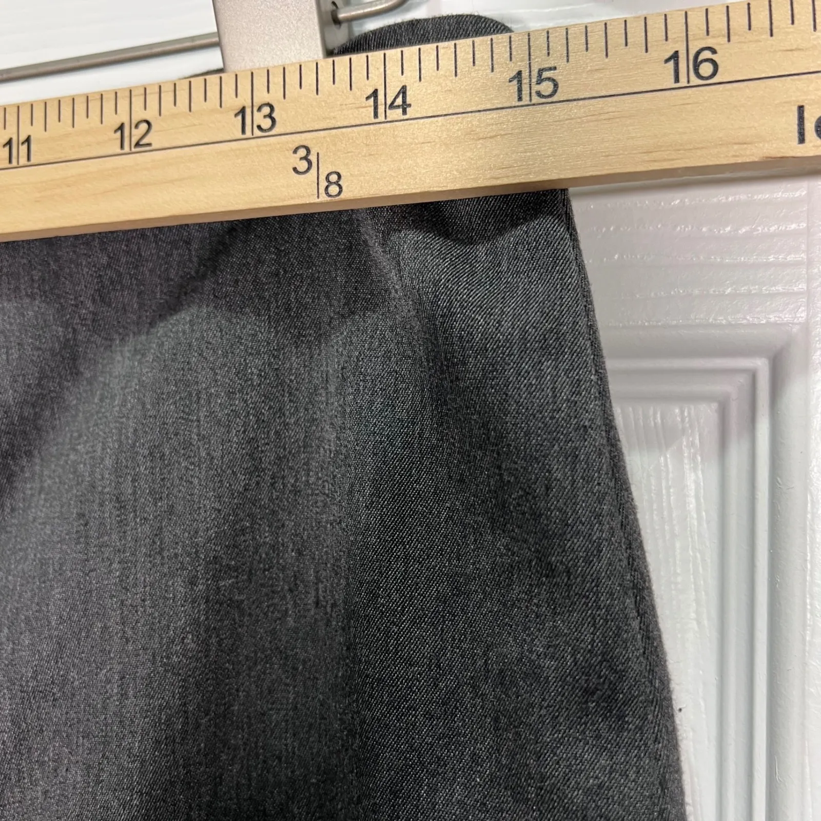 Kelly and Diane Gray Skirt Size 10 Beaded Sequin Embellished Cocktail Party Work - Image 4