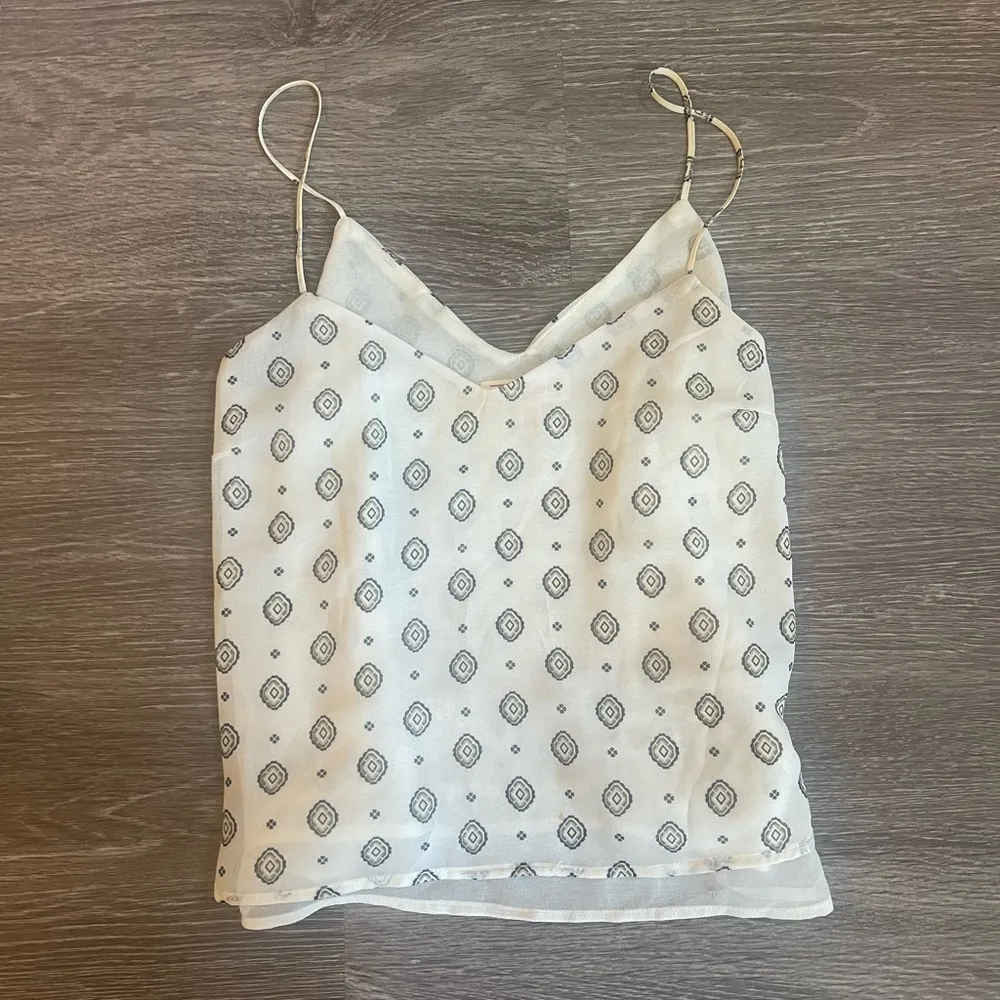 Flowy patterned white tank - Image 2
