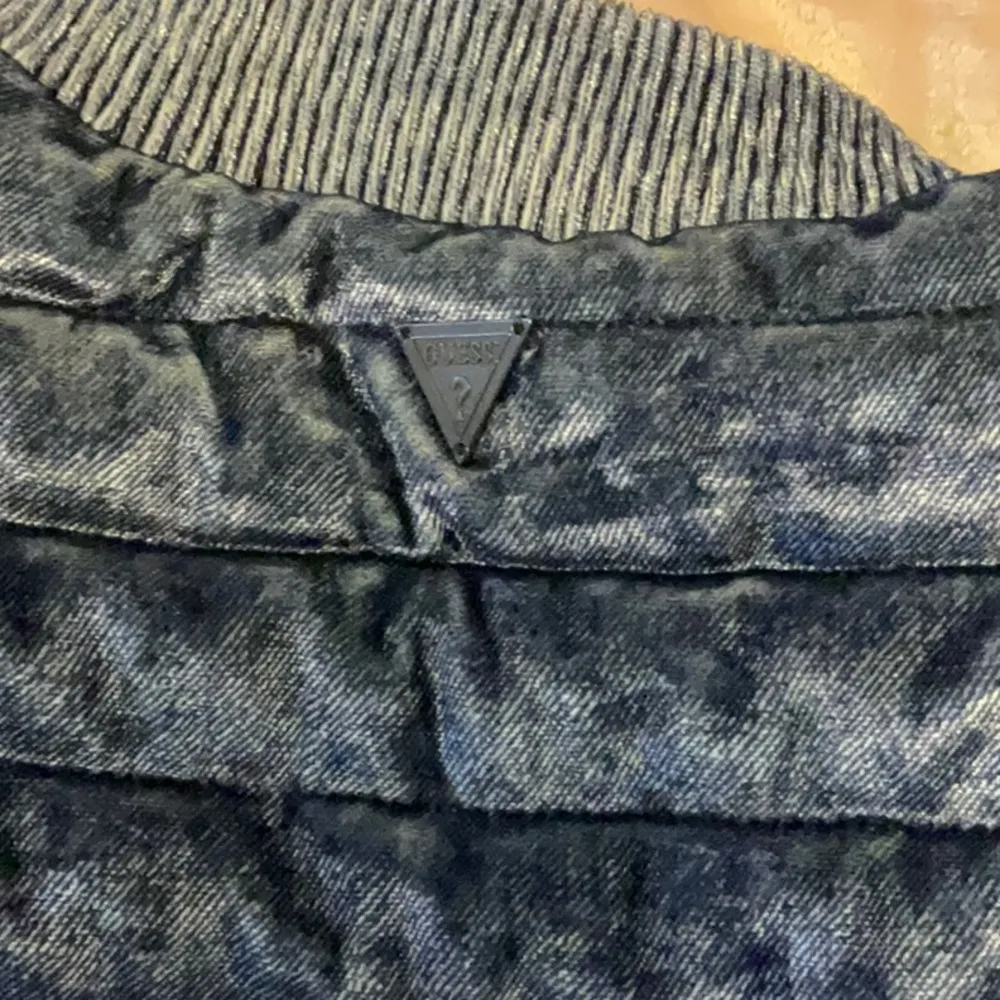 Guess Water Resistant /Wind Proof ” Blue Size small - Image 11