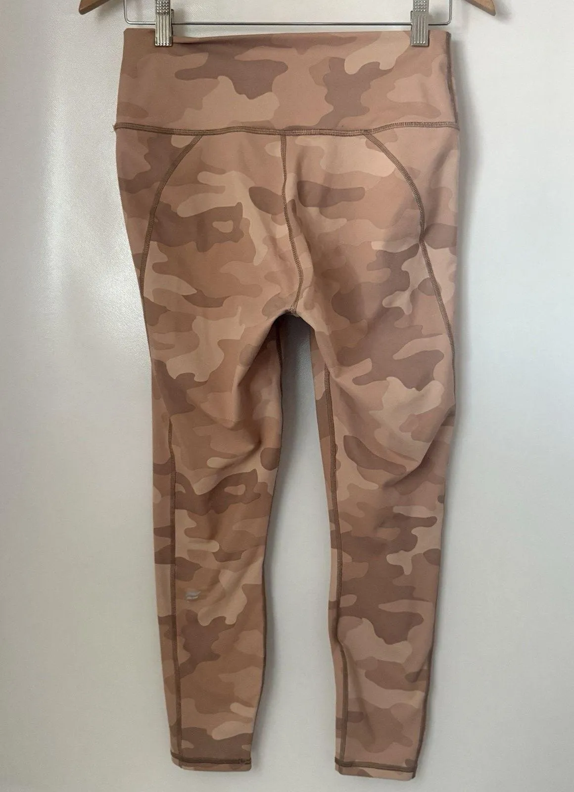 Fabletics Powerhold Camo Mid Rise 7/8 Gym Workout Running Lounge Leggings M - Image 3